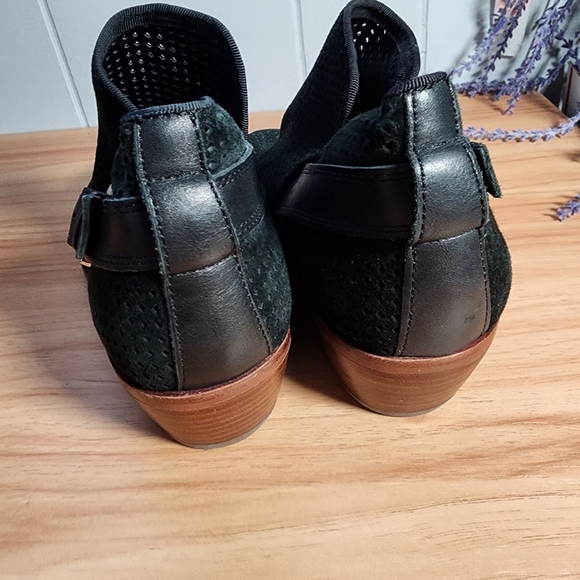 Sam Edelman Black Suede Ankle Boots with Buckle Size 7 - Picture 4 of 7